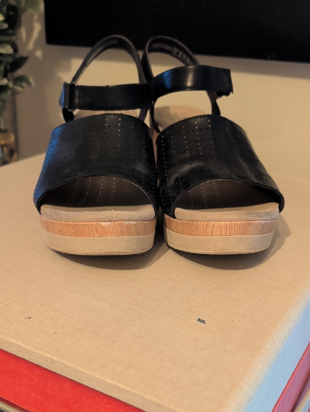 Women’s Black Open-Toe Platform Sandals